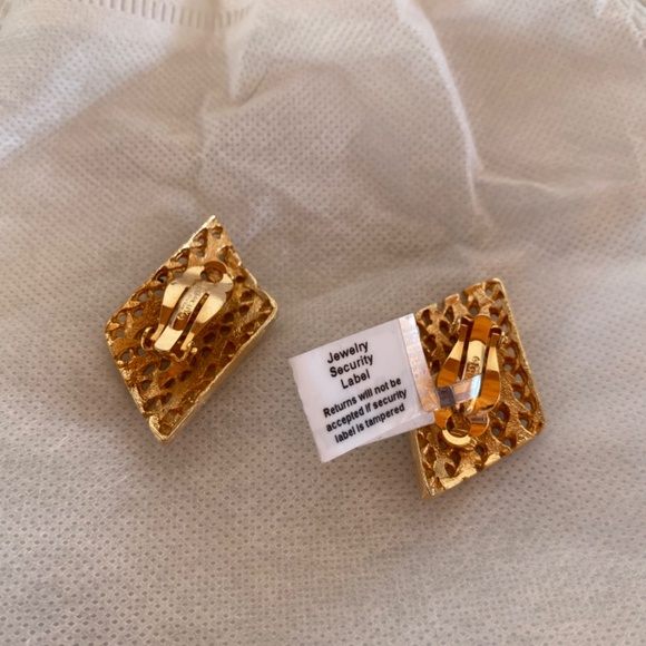 Givenchy mesh clip on earrings - Picture 6 of 9